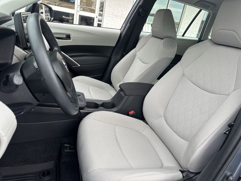 Used 2026 Toyota Corolla Cross L image 12