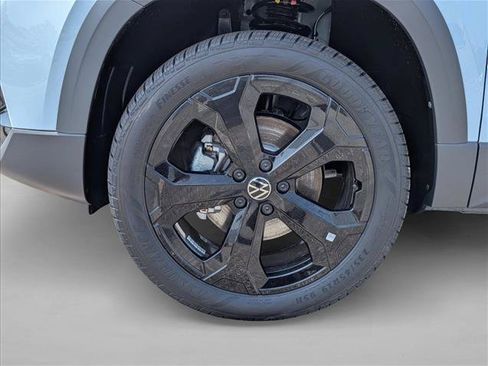 New 2026 Volkswagen Taos SEL AWD/4WD image 9