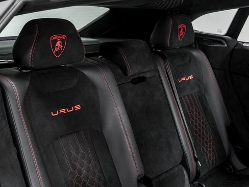 Used 2023 Lamborghini Urus Performante AWD/4WD image 35