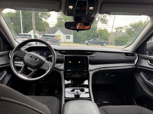 Used 2023 Jeep Grand Cherokee L Laredo w/ Luxury Tech Group I AWD/4WD image 20