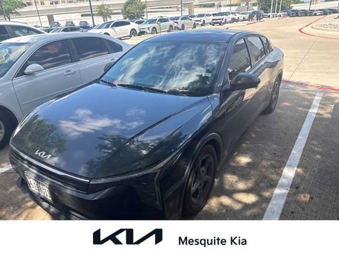 Certified 2025 Kia K4 FWD image 1