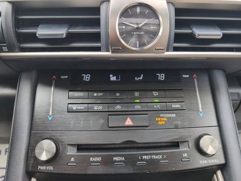 Used 2017 Lexus IS 200t image 20