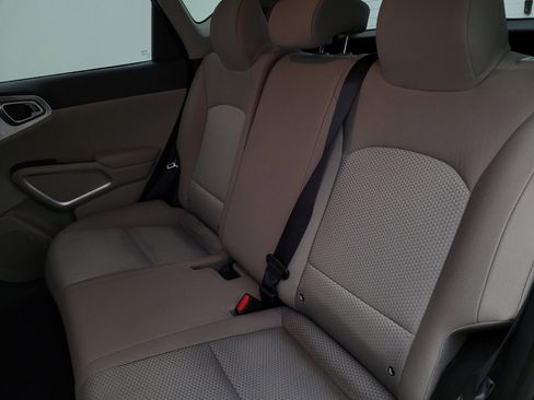 Used 2020 Kia Soul LX FWD image 18