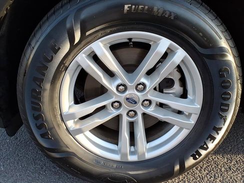 Certified 2021 Ford Explorer XLT w/ Class III Trailer Tow Package image 8