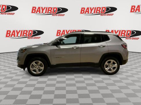 Used 2024 Jeep Compass Latitude image 5