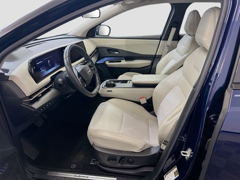 Used 2024 Nissan Ariya AWD image 13