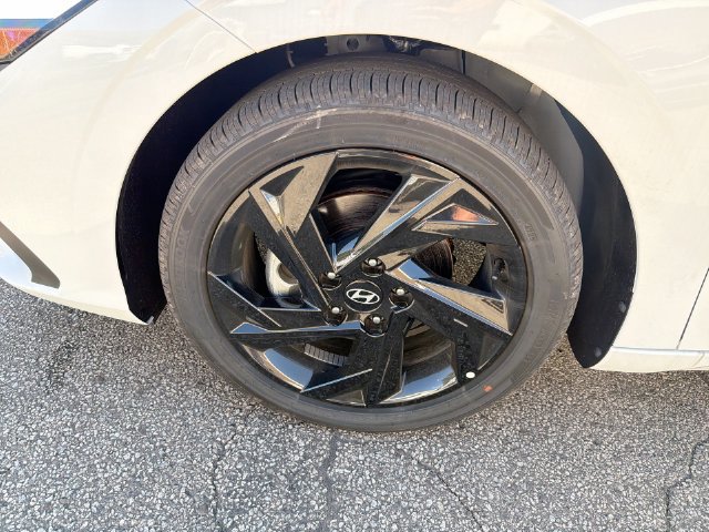 New 2026 Hyundai Elantra SEL FWD image 27
