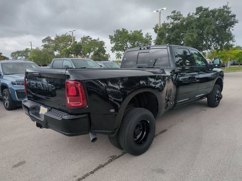 New 2026 RAM 3500 Laramie AWD/4WD image 5