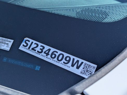 Certified 2025 Buick Enclave Preferred image 33