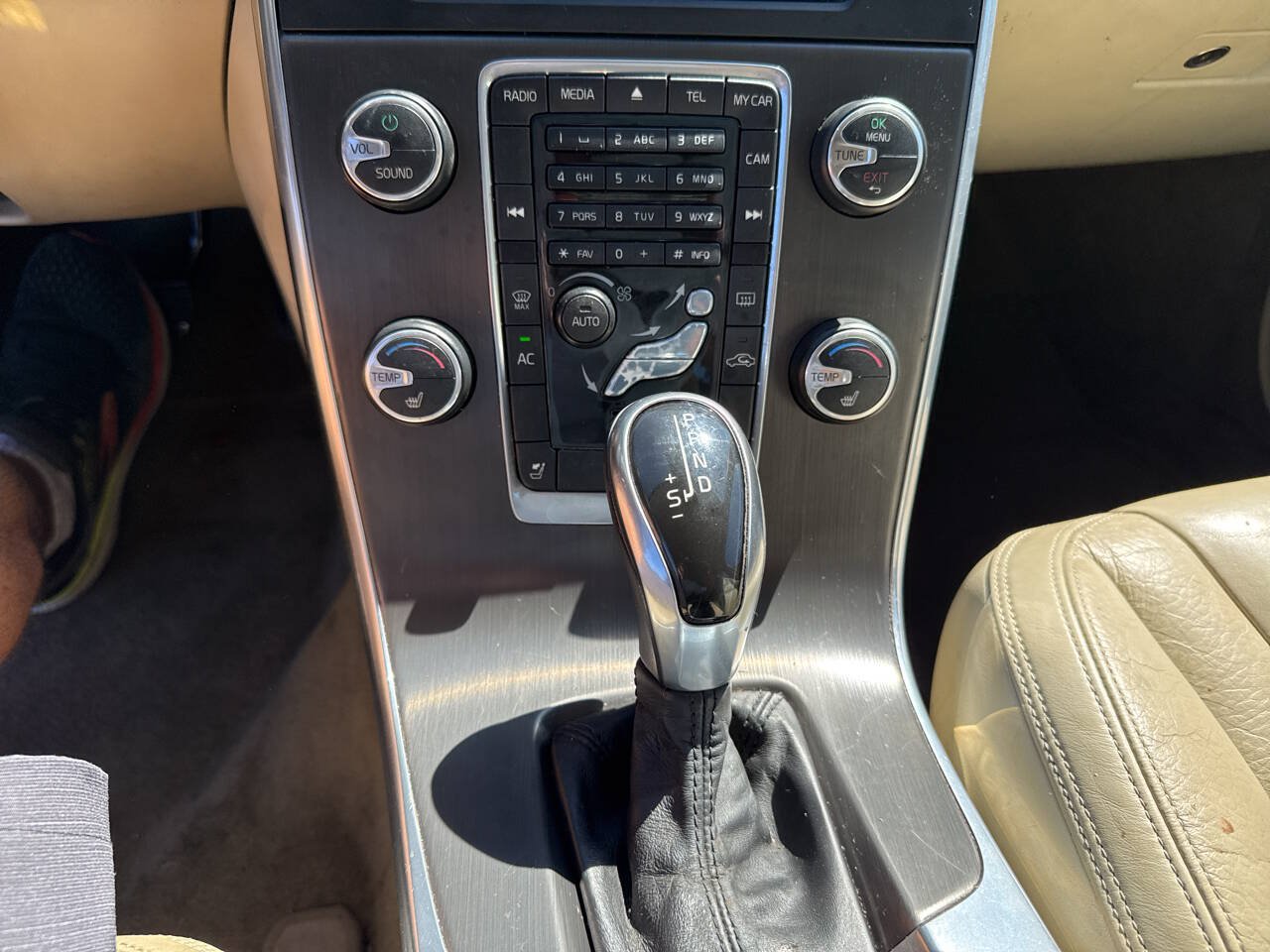 Used 2014 Volvo S60 T5 FWD image 16