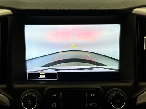 Used 2022 GMC Terrain SLT w/ Infotainment Package II AWD/4WD image 17