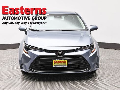 Used 2023 Toyota Corolla LE FWD image 2