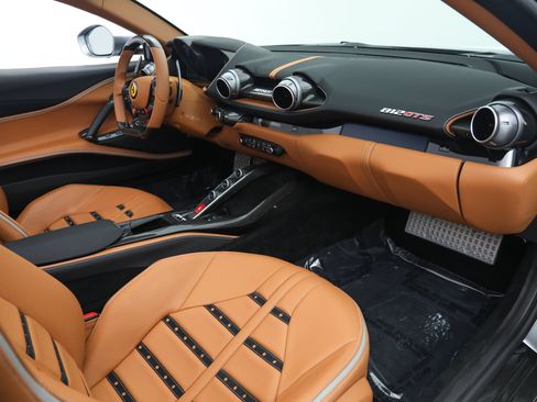 Certified 2023 Ferrari 812 GTS RWD image 21