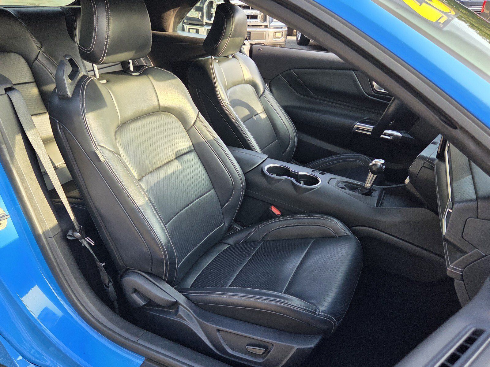 Used 2025 Ford Mustang Premium RWD image 22