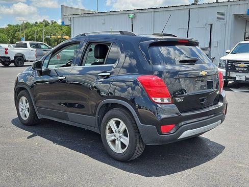 Used 2019 Chevrolet Trax LT w/ LT Convenience Package FWD image 4
