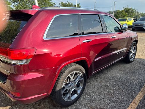Used 2021 Jeep Grand Cherokee Overland AWD/4WD image 5