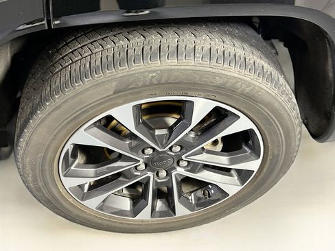 Used 2022 Jeep Grand Cherokee Overland AWD/4WD image 32