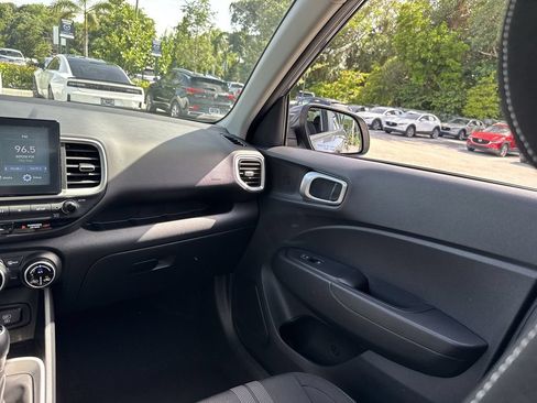 Used 2023 Hyundai Venue SEL w/ Cargo Package FWD image 15