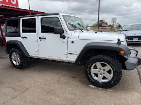 Used 2012 Jeep Wrangler Unlimited Sport image 4