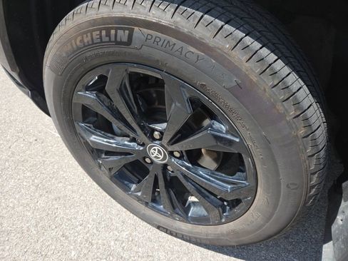 Used 2023 Toyota RAV4 XSE AWD/4WD image 8