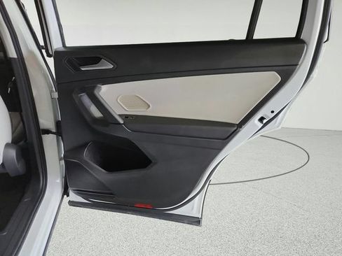 Used 2019 Volkswagen Tiguan SE FWD image 26