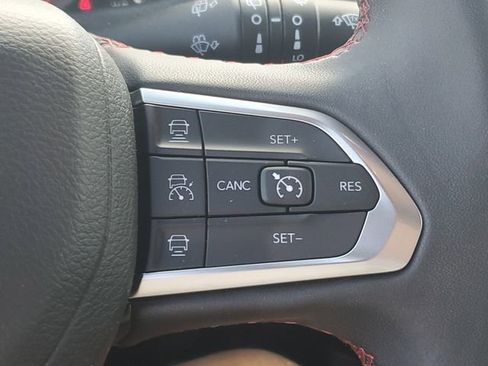 Used 2025 Jeep Compass Trailhawk AWD/4WD image 14