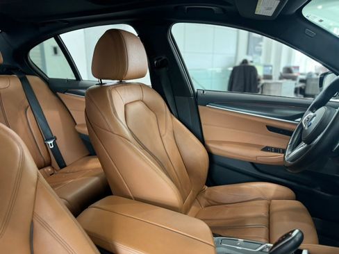 Used 2022 BMW 540i xDrive w/ M Sport Package image 21