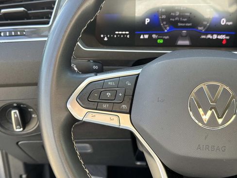 Used 2024 Volkswagen Tiguan SE image 23