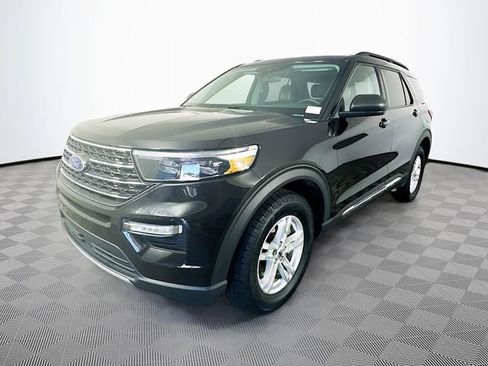 Certified 2023 Ford Explorer XLT w/ Equipment Group 202A AWD/4WD image 7