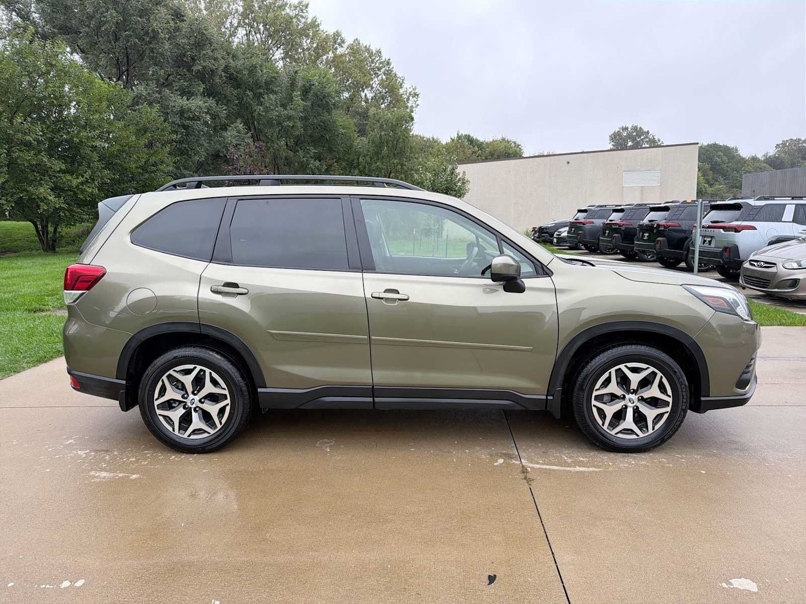 Used 2024 Subaru Forester Premium AWD/4WD image 7