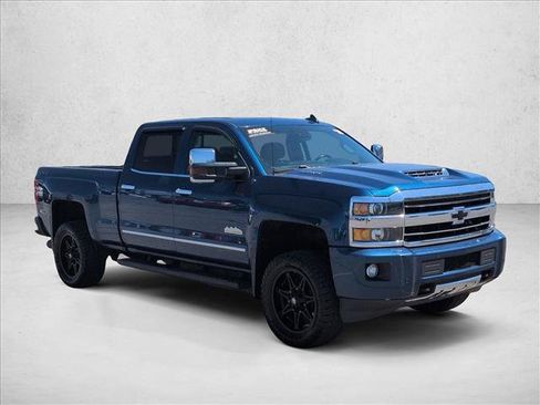 Used 2018 Chevrolet Silverado 2500 High Country AWD/4WD image 2