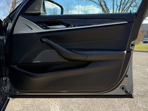 Used 2017 BMW 530i xDrive image 16