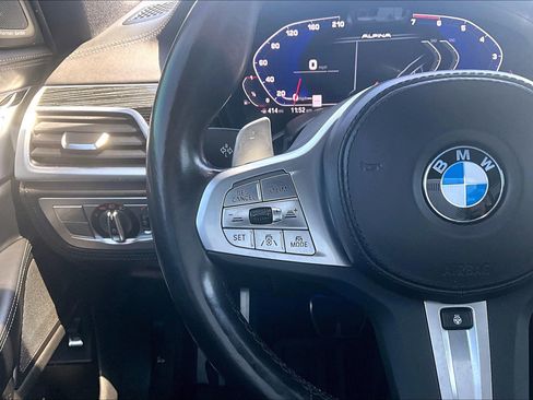 Used 2022 BMW 750i xDrive w/ Autobahn Package AWD/4WD image 16