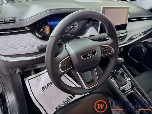 Used 2023 Jeep Compass Latitude w/ Convenience Group image 9