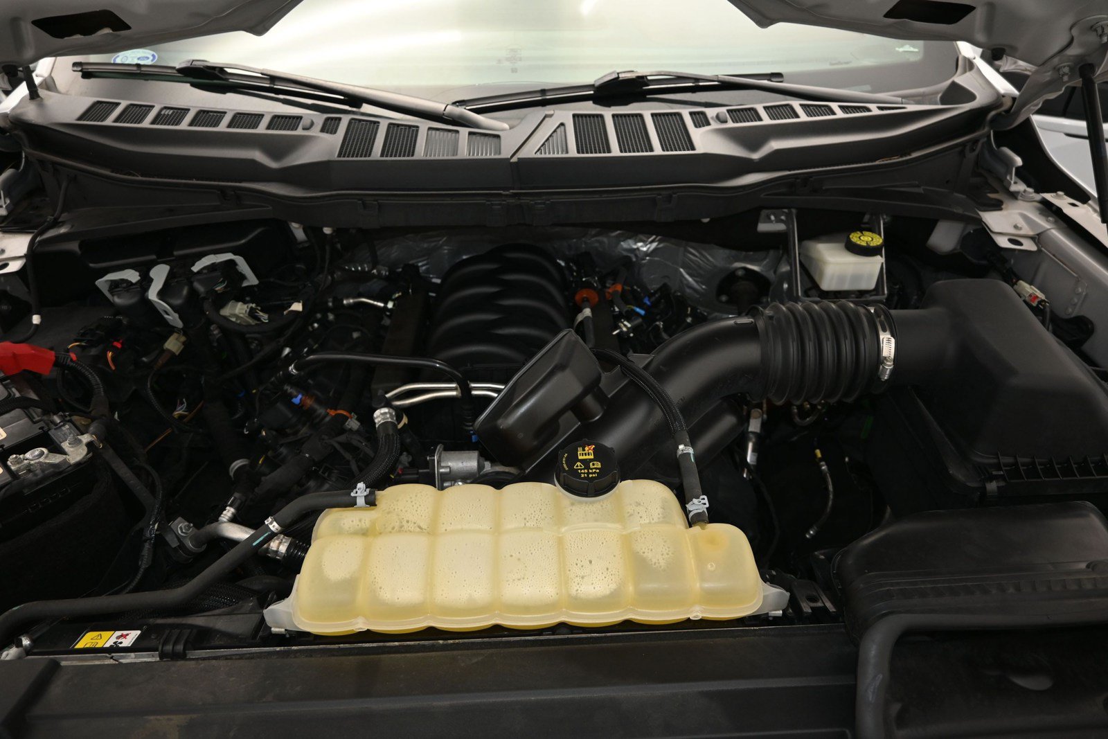 Used 2021 Ford F150 Lariat w/ Equipment Group 502A High AWD/4WD image 16