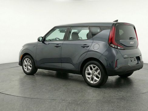Used 2025 Kia Soul LX w/ LX Technology Package image 6