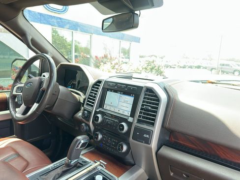 Used 2018 Ford F150 King Ranch w/ Equipment Group 601A Luxury AWD/4WD image 13