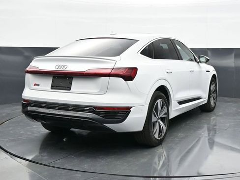 Used 2024 Audi Q8 e-tron Premium Plus w/ Premium Plus Package AWD/4WD image 7
