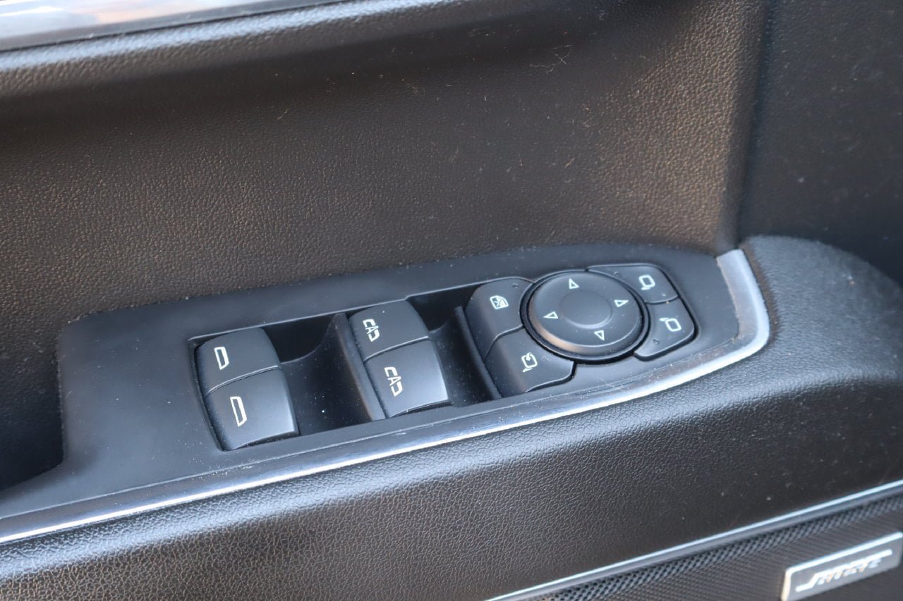 Used 2023 Chevrolet Silverado 1500 LTZ AWD/4WD image 21