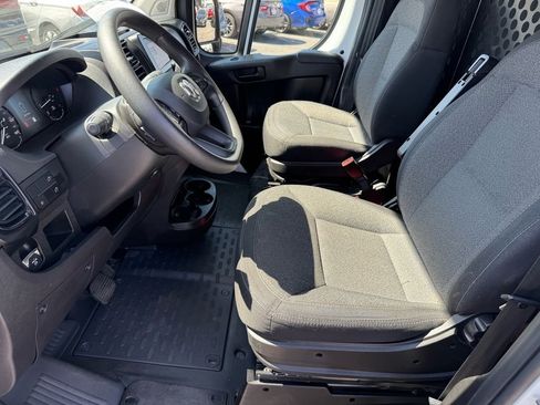 Used 2023 RAM ProMaster 2500 FWD image 12