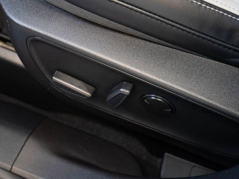 Used 2023 Ford Escape SE image 16