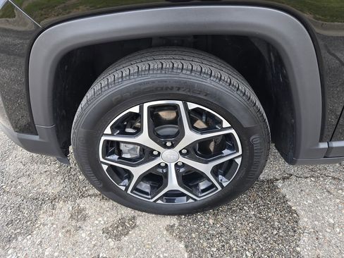 Used 2024 Jeep Compass Limited image 10