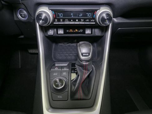 Used 2023 Toyota RAV4 SE image 31