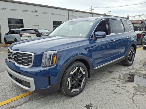New 2025 Kia Telluride S image 4