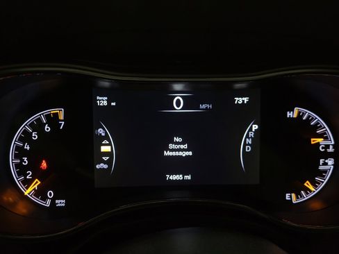 Used 2019 Jeep Grand Cherokee Laredo AWD/4WD image 23