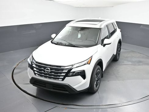 Used 2026 Nissan Rogue SV w/ SV Premium Package AWD/4WD image 17