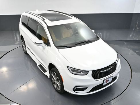 Used 2022 Chrysler Pacifica Pinnacle FWD image 64