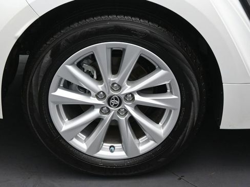 Used 2025 Toyota Corolla XLE FWD image 33
