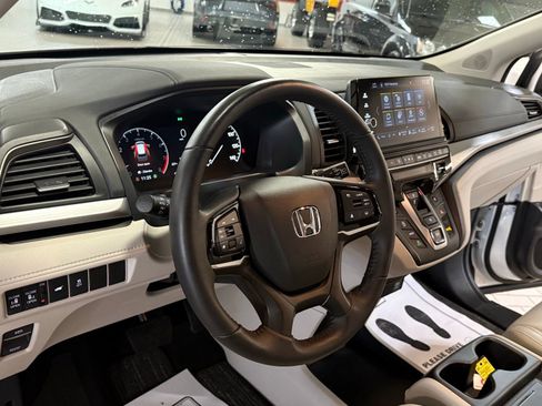 Used 2025 Honda Odyssey EX-L image 32