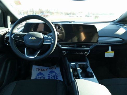 New 2026 Chevrolet Equinox EV LT image 16